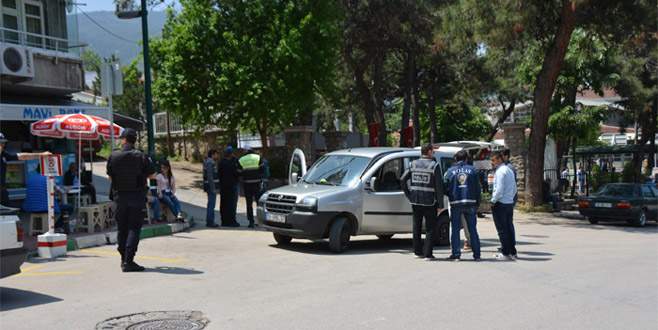 Bursa Polisi okul çevrelerinde göz açtırmadı