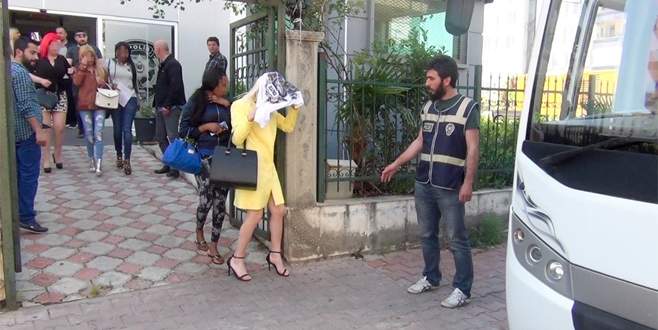 Fuhuş operasyonunda şok