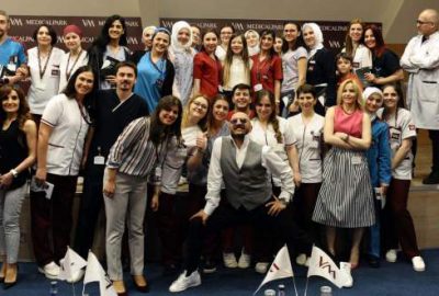 Ceyhun Yılmaz, hemşireler için kitabını imzaladı