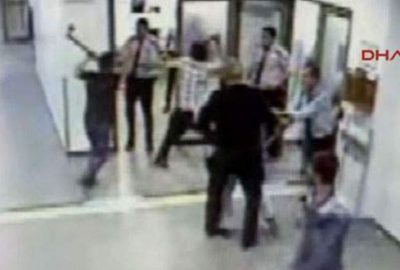 Hastanede baltalı kavga!