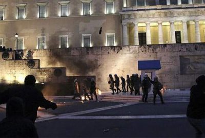 Yunanistan’da göstericiler polisle çatıştı