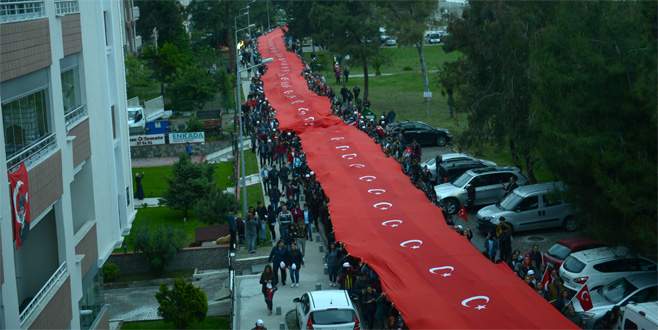 Samsun’da 1919 metre Türk bayrağı açıldı