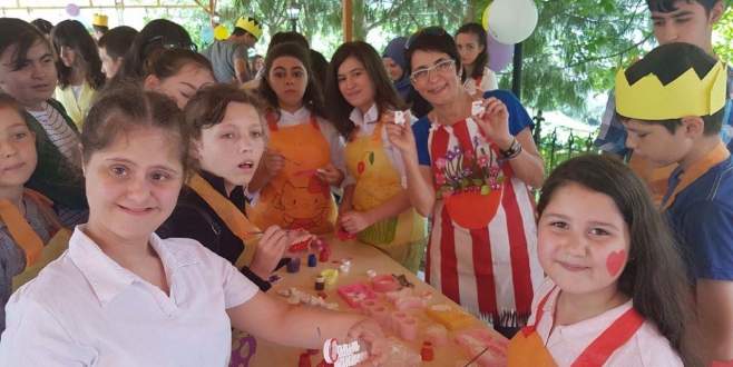 Bursa’daki TEGV gönüllüleri engelli öğrencileri unutmadı