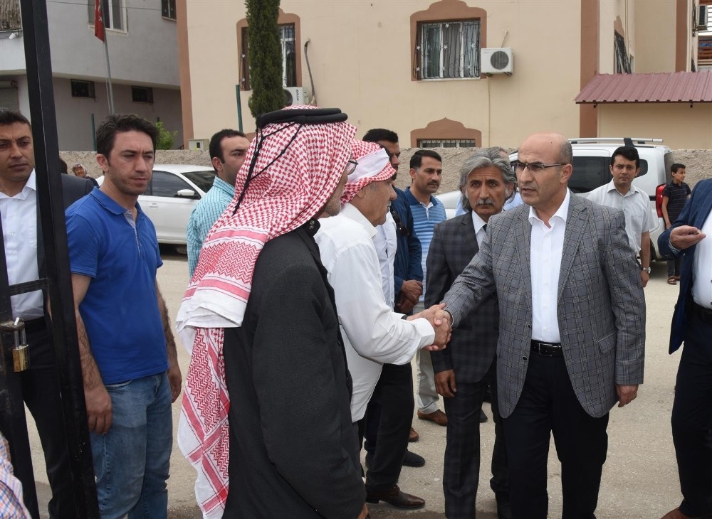 Vali Mahmut Demirtaş, muhtar ve vatandaşlarla buluştu
