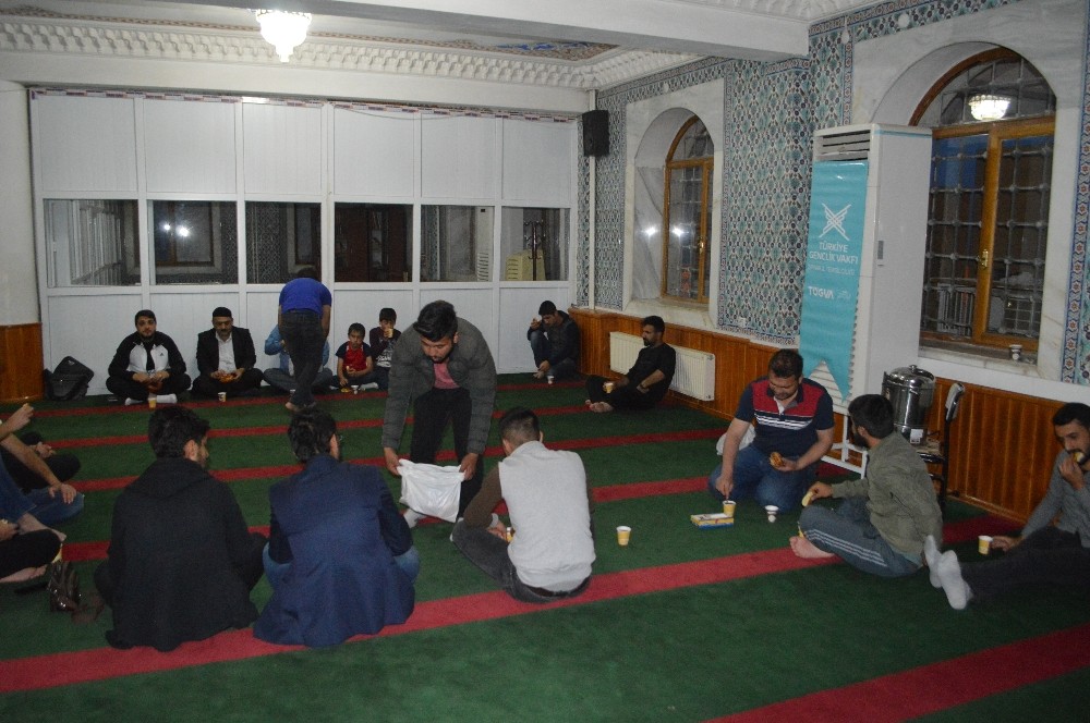 TÜGVA’dan sabah namazı etkinlikleri devam ediyor