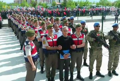 Darbe planlayıcıları hakim karşısına çıkıyor