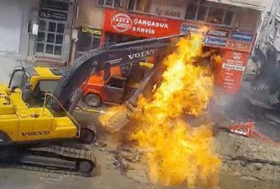 Kepçe doğalgaz borusunu ‘yanlışlıkla’ deldi