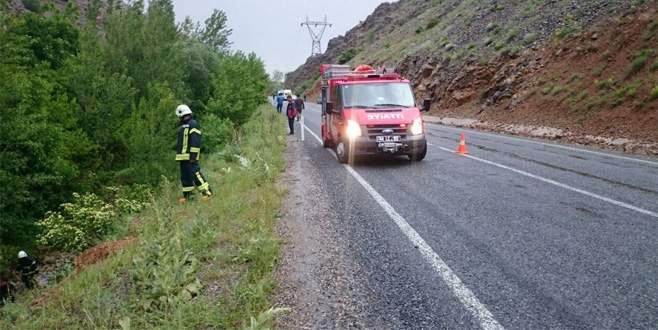 Otomobil uçuruma yuvarlandı: 5 yaralı