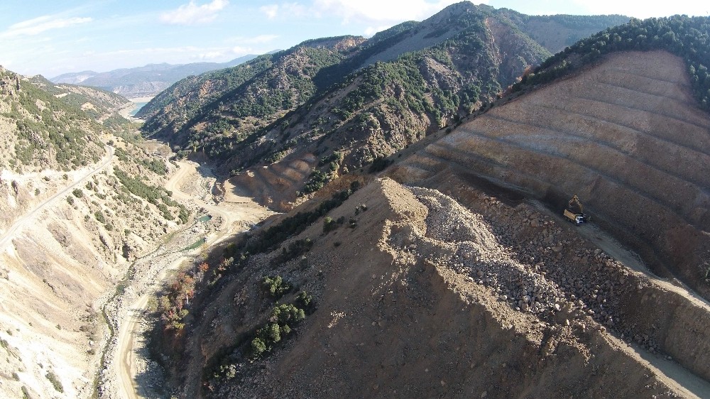 Isparta Darıderesi 2 Barajı’nda çalışmalar devam ediyor