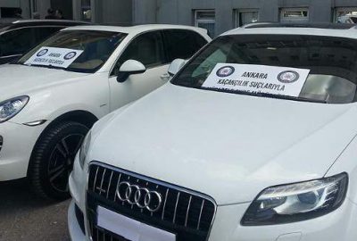 Yurda kaçak sokulan lüks otomobillere el konuldu