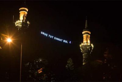 Bursa’nın ilçelerinde minareler mahyalarla süslendi
