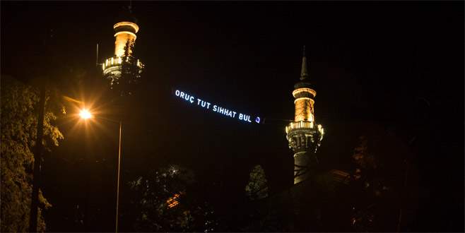 Bursa’nın ilçelerinde minareler mahyalarla süslendi