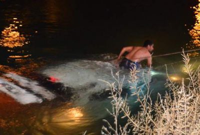 Ayrılmak isteyen kız arkadaşının aracını sulama kanalına attı