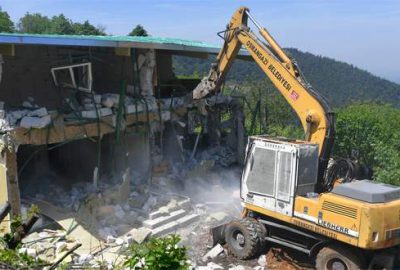 Uludağ eteklerindeki kaçak villalar yıkıldı