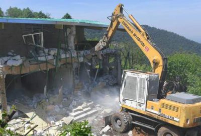 Uludağ’da kaçak inşa edilen villa yıkıldı