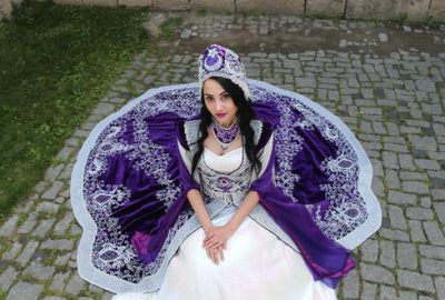 62 bin incili Nilüfer Hatun kaftanı göz kamaştırıyor