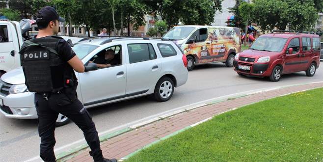 Bursa polisinden ‘huzurlu sokaklar’ uygulaması