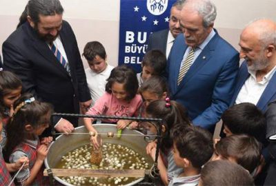 İpek böceği minik ellerde hayat buluyor