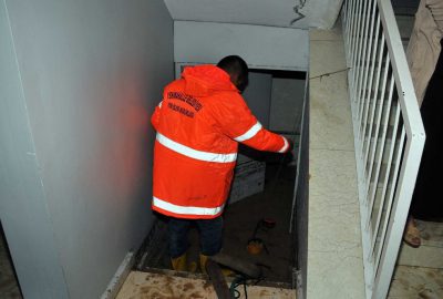 Sağanak yağışlar su baskınlarına neden oldu