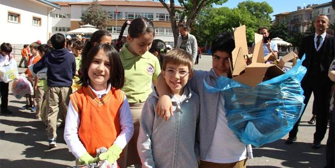 21 ton atık binlerce fidana dönüştü