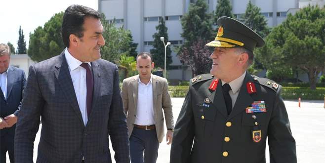 Dündar’dan Garnizon Komutanına ziyaret Dündar’dan Garnizon Komutanına ziyaret