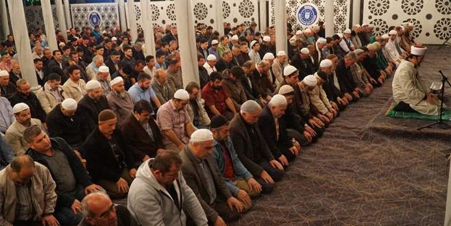 Enderun usulü kılınan teravih namazına yoğun ilgi Enderun usulü kılınan teravih namazına yoğun ilgi