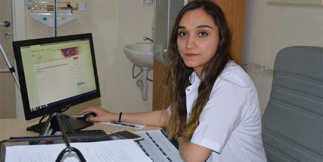 Bol su yerine maden suyu Diyetisyen Melike Koçoğlu, Ramazan ayında suya olan ihtiyacı gidermek için