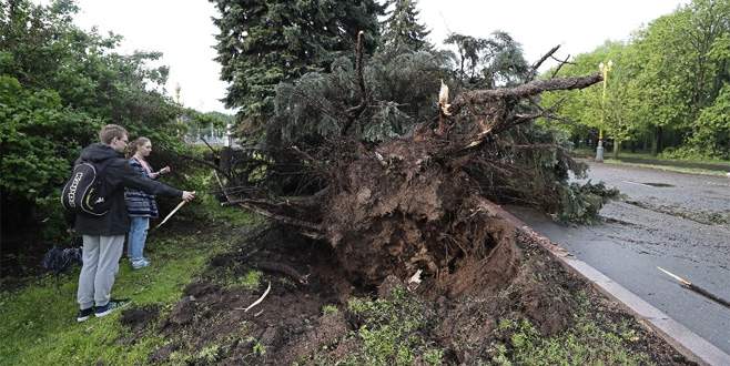 Moskova’da fırtına: 13 ölü
