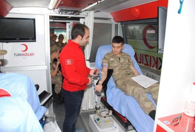 42 Jandarma personelinden Kızılay’a kan bağışı