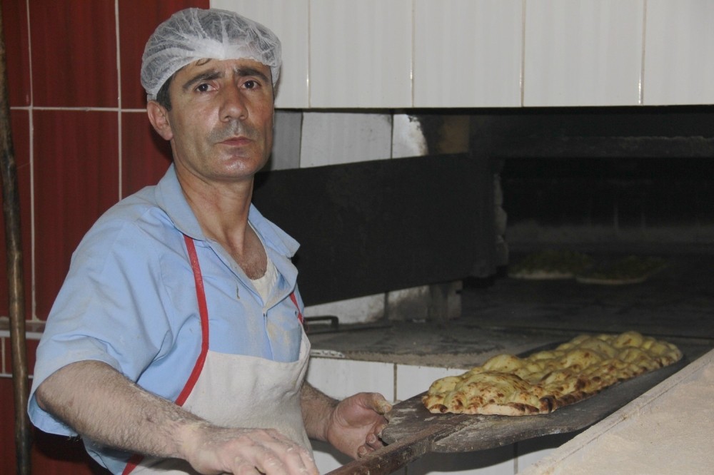 Fırın ustaları oruçlarını tutuyorlar