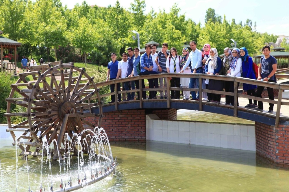 Lise öğrencilerine üniversite tanıtıldı Lise öğrencilerine üniversite tanıtıldı