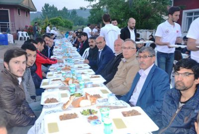 Altınova’da Mahalle iftarları başladı