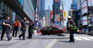 New York’ta otomobil yayalara çarptı: 1 ölü, 19 yaralı