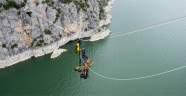 İp üzerinde 100 saat kalarak dünya rekoru kırdı