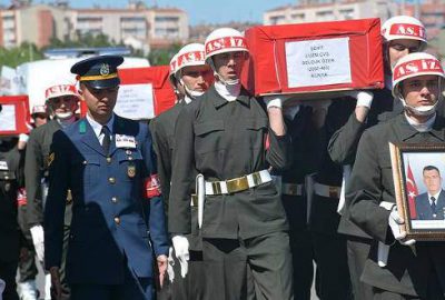 Diyarbakır’da şehitler için tören