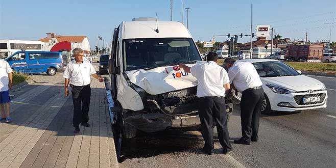 Antalya’da trafik kazası: 5’i Rus turist 6 yaralı