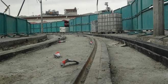 Taksim’de nostaljik tramvayın rayları döşenmeye başlandı
