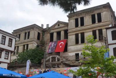 Tirilye Taş Mektep’te restorasyon çalışmaları başladı