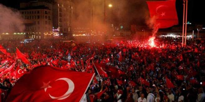 15 Temmuz’da halk yeniden meydanlara inecek!