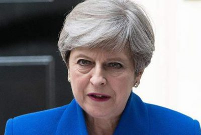 600 bin İngiliz May’in istifasını istedi