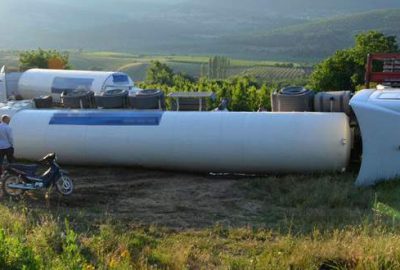 Bursa’da azot yüklü tanker devrildi