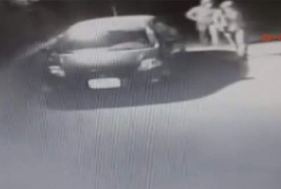 Park halindeki otomobili çalmak istediler