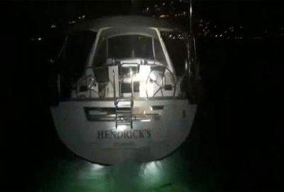 Gezmek için yat çaldı