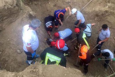 Toprak altında kalan işçinin mucize kurtuluşu!