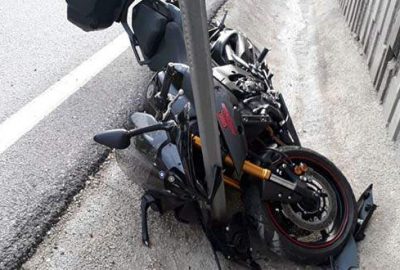 Yaşlı çift motosikletle kanala uçtu