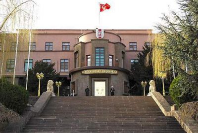 Üç kişilik bir askeri heyet Katar’a gönderildi