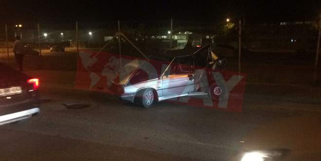 Kontrolden çıkan araç 3 araca çarparak durabildi