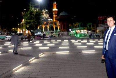 15 Temmuz Demokrasi Meydanı ışıl ışıl