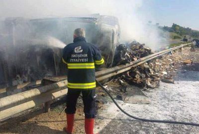 Yanan TIR’dan çıkamayan sürücü hayatını kaybetti