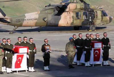 Hakkari’de şehit olan askerler için tören düzenlendi